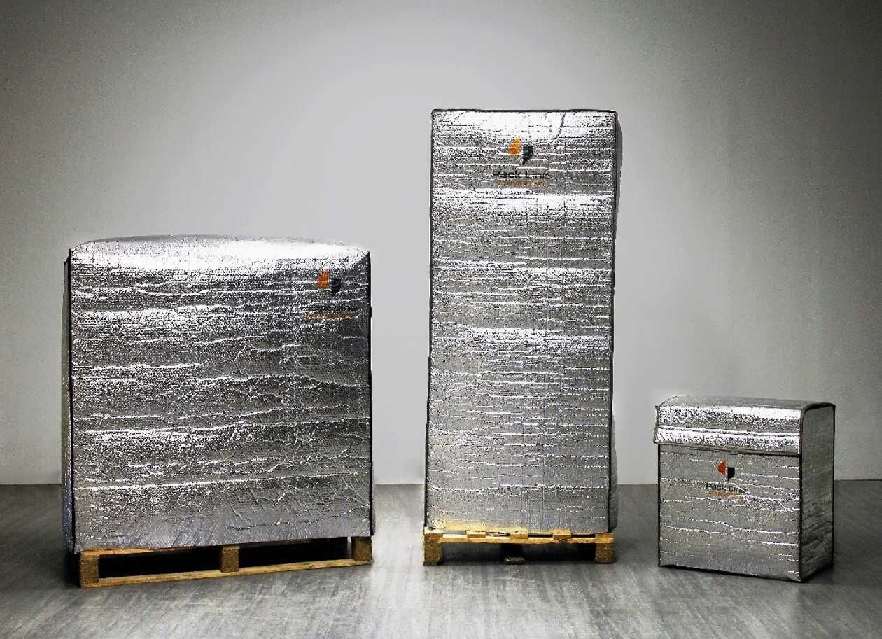 Emballages isolants en aluminium pour la protection thermique des palettes et des colis.