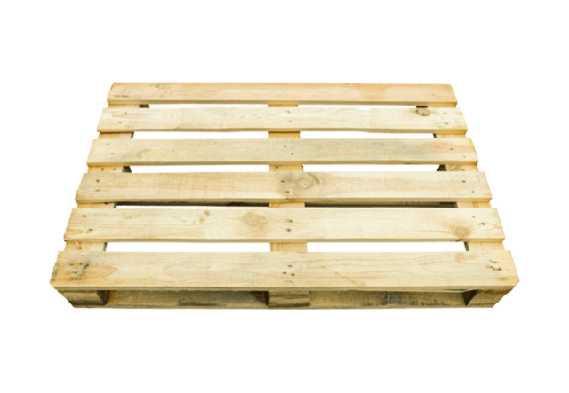 Palette en bois standard utilisée pour le stockage et le transport de marchandises industrielles.